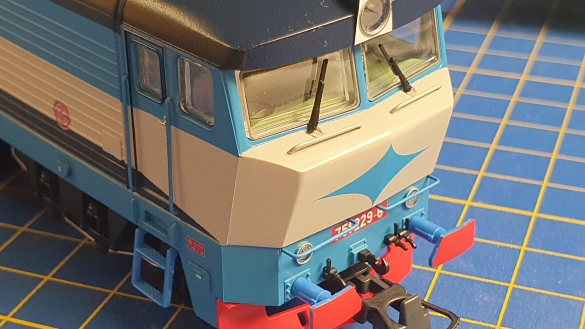 751 229-6 „Pyžamo“ v digitálu od ROCO. Ta s modrou hvězdou na čele