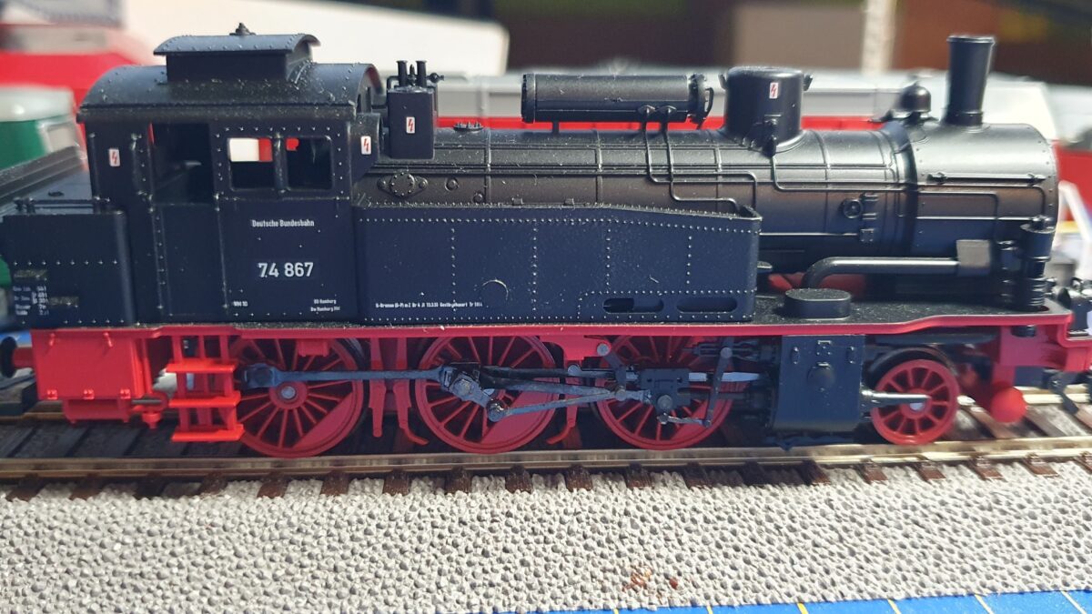 TRIX: Pruská parní BR 74 Deutsche Bundesbahn pro posun i lehké osobní a nákladní vlaky